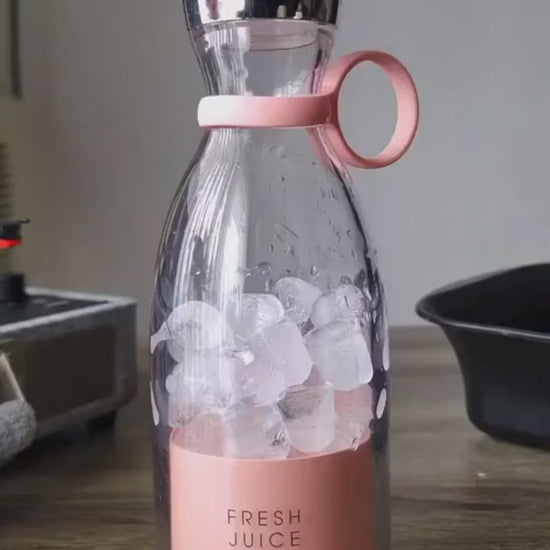 Traveller Portable Mini Juice Blender – USB Rechargeable Mixer.