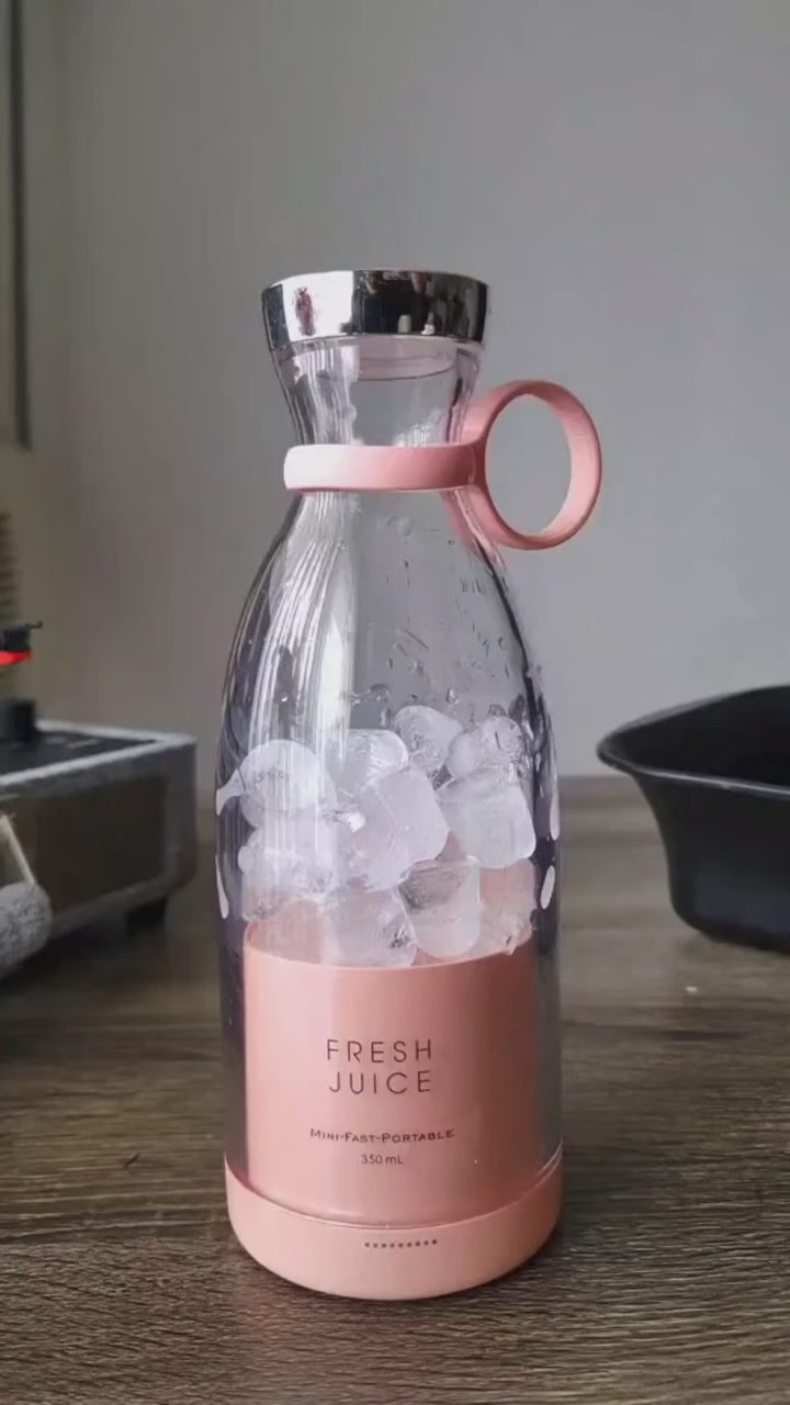 Traveller Portable Mini Juice Blender – USB Rechargeable Mixer.